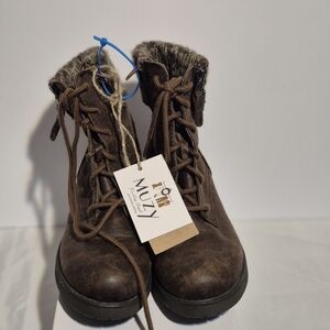 Women Brown Fur-Lined Boots